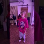 ПОЦЕЛУЙ НА СЪЕМКАХ КЛИПА ДЭНС ДЭНС? #янгер #shorts